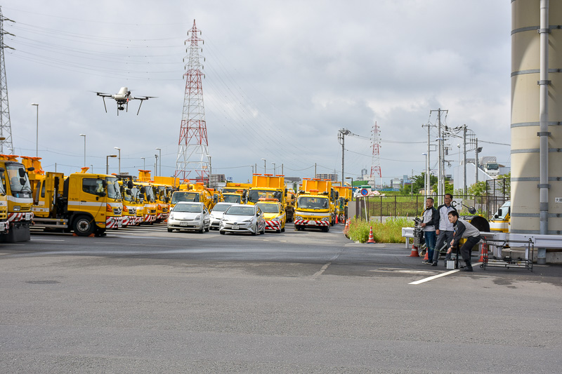 道路状況を確認するドローン