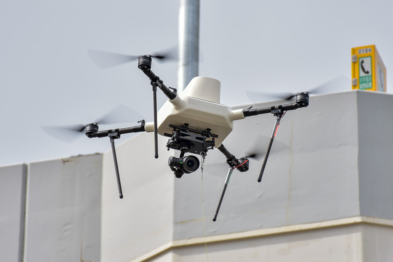 道路状況を確認するドローン