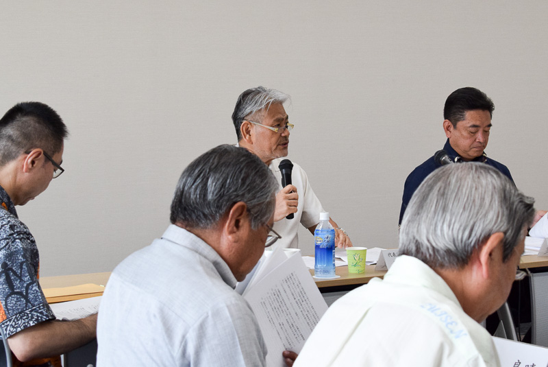 平良朝敬OCVB会長（写真中央）