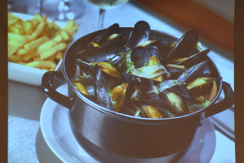 ベルギーといえばチョコレートとビール、元祖フライドポテト「フリッツ」。オランダはニシン、チーズで知られる