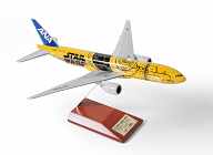 ANA、スター・ウォーズの特別塗装機「C-3PO ANA JET」の運航
