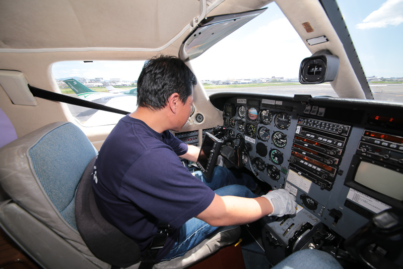 計器をチェックしエンジンを停止。エンジン始動から59分だった