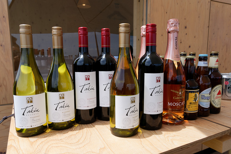 オプションでワインなどのアルコール類も用意