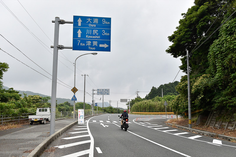 ダブルフルマラソンとシングルフルマラソンの分岐点。ダブルフルマラソン組は直進し、向津具半島の西側を周回する