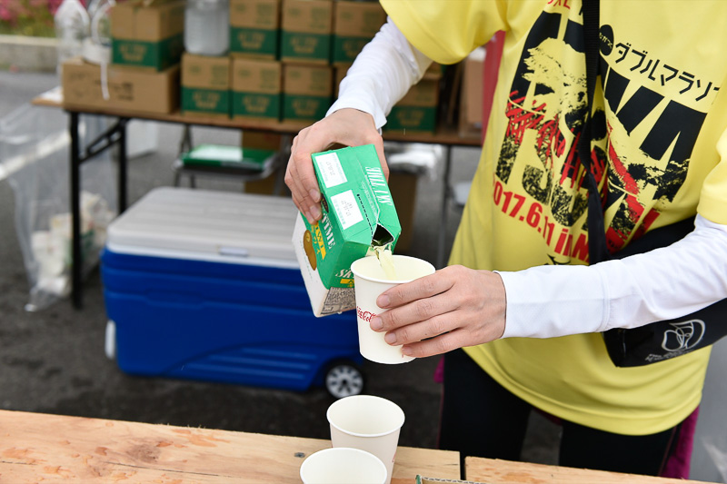 エイド会場内では、JAL機内で提供されているSKY TIME（キウイ味）が人気だった