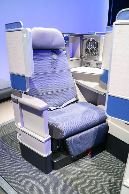 「ユナイテッド・ポラリス」のシート