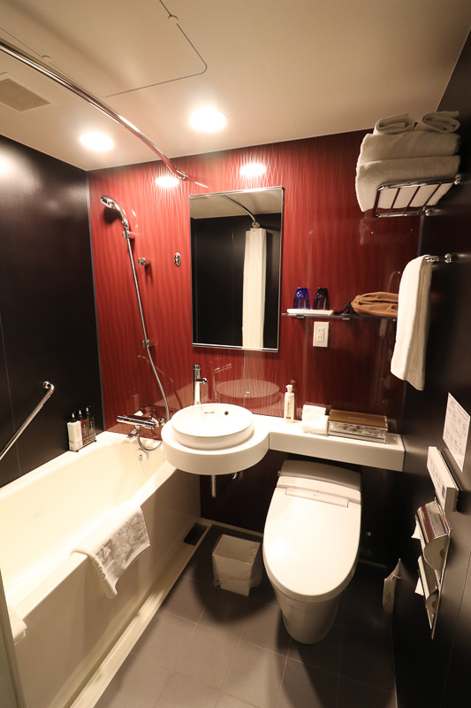 バス・トイレはユニットバス。大浴場もあるので利用する人が少ないのか、バスが非常にキレイ
