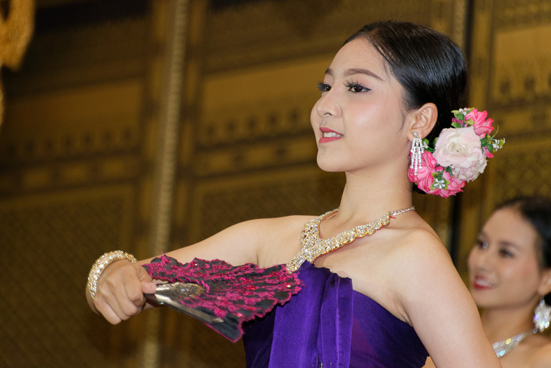 さまざまなタイ伝統の踊りも披露