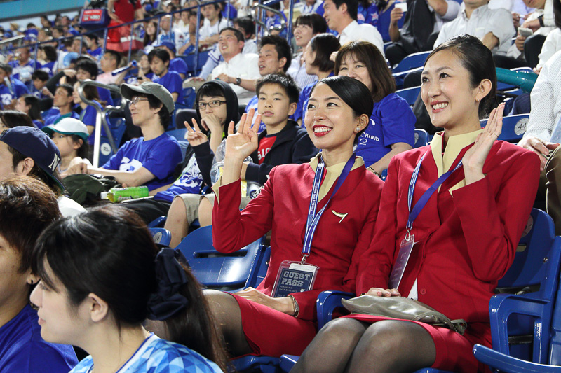 実は初めての野球観戦だった2人。スタジアムの雰囲気と熱戦を楽しんだ