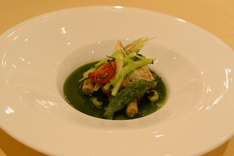 ディズニーホテル ディズニー七夕デイズ スペシャルメニューを7月7日まで提供 笹の葉 短冊 天の川など七夕をイメージした料理が揃う トラベル Watch