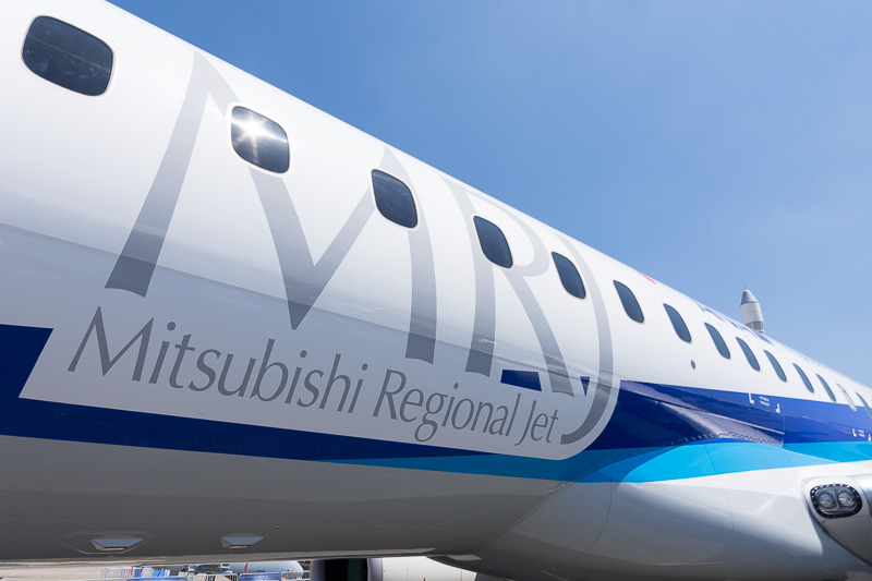 ANA塗装にMRJのロゴ