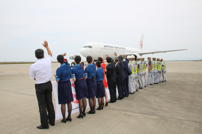 プッシュバック中のJAL456便