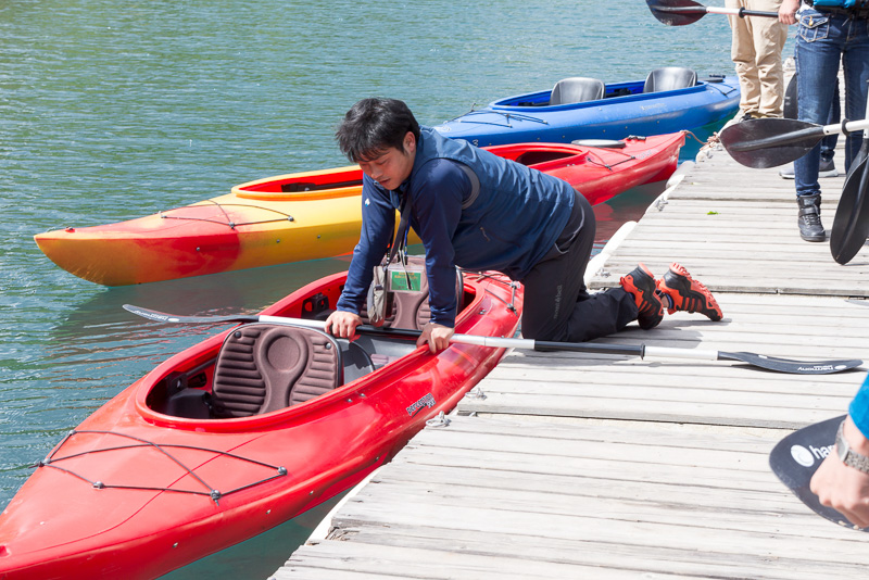 参加者は講習を受けてカヌーを体験。この時期は虫が少なく、気温もそう高くないため、雨さえ降らなければカヌーを楽しむには最適な時期とのこと