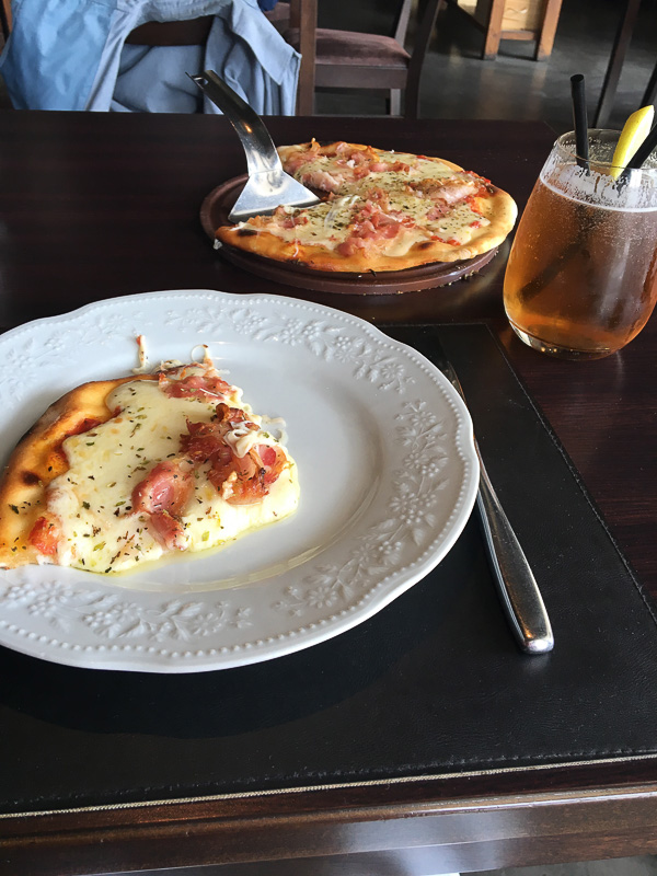 1人でお腹いっぱいのピザ