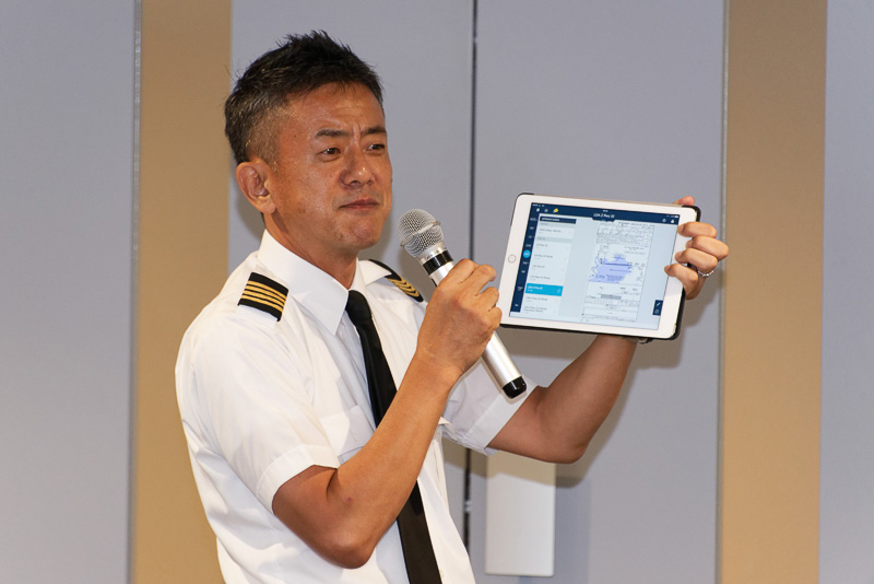 ボーイング 777型機の機長を務める日本航空株式会社 777運航乗員部 機長の菊川勝揮氏