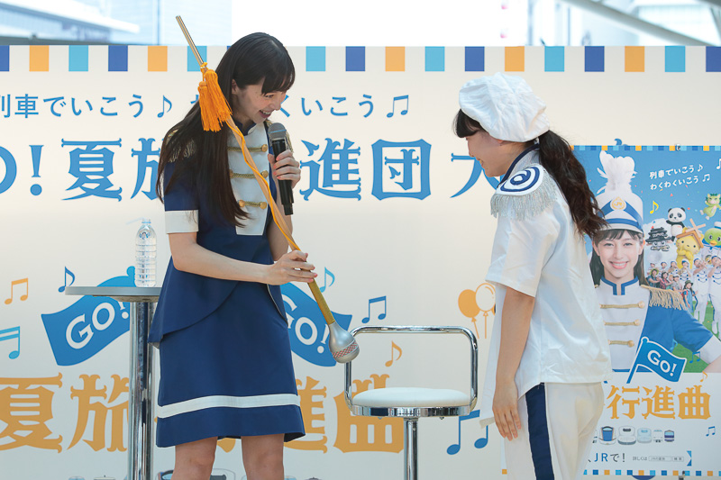 退場間際にバトンを渡された中条あやみさん