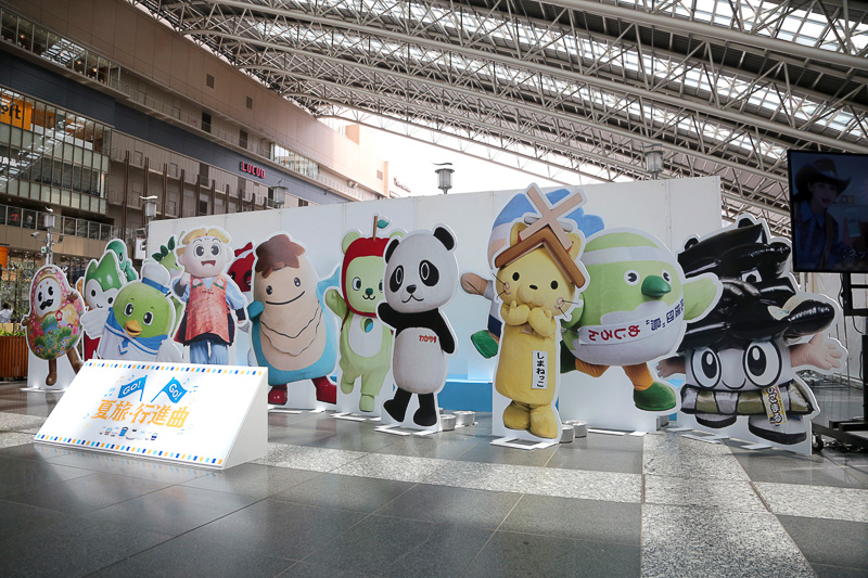 マスコットキャラクターの等身大パネル