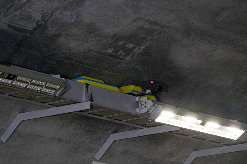 実際のロボットカメラ。路面レベルの高さからだとあまり見えない