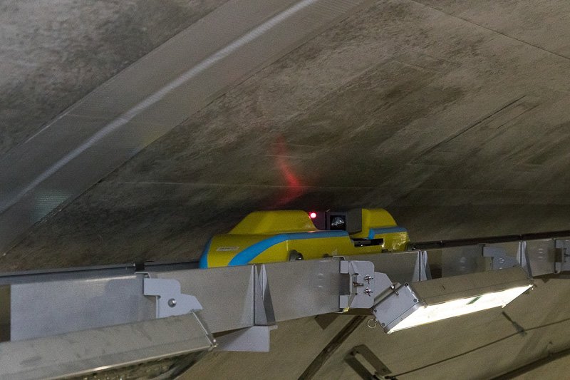 ケーブルラックの高さまで来るとここまで見える