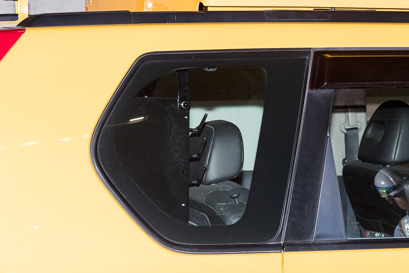 パトロールカーのアンテナ