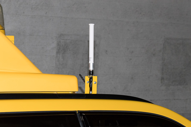 パトロールカーのアンテナ