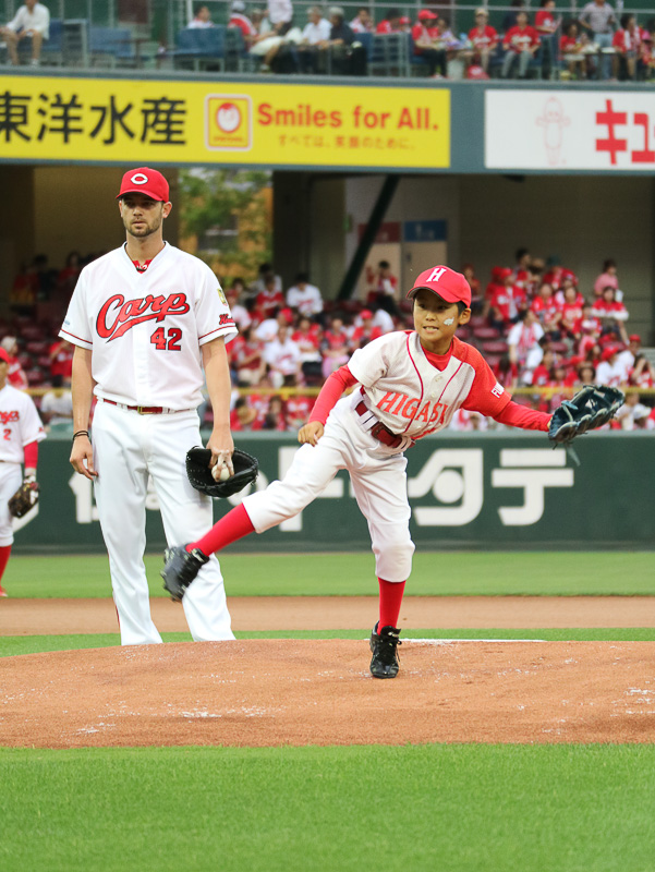 石原慶幸捕手へストレートを投げ込む平田蒼佑くん