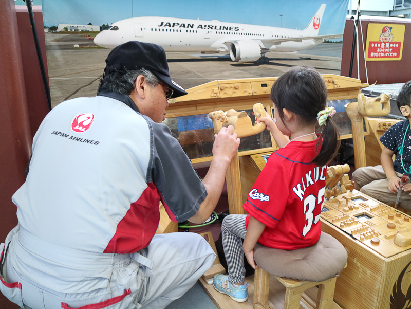 ボーイング 787型機の操縦席を模した「ミニレーター」