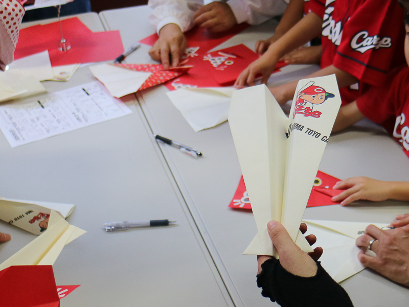 折り紙ヒコーキゲームコーナー