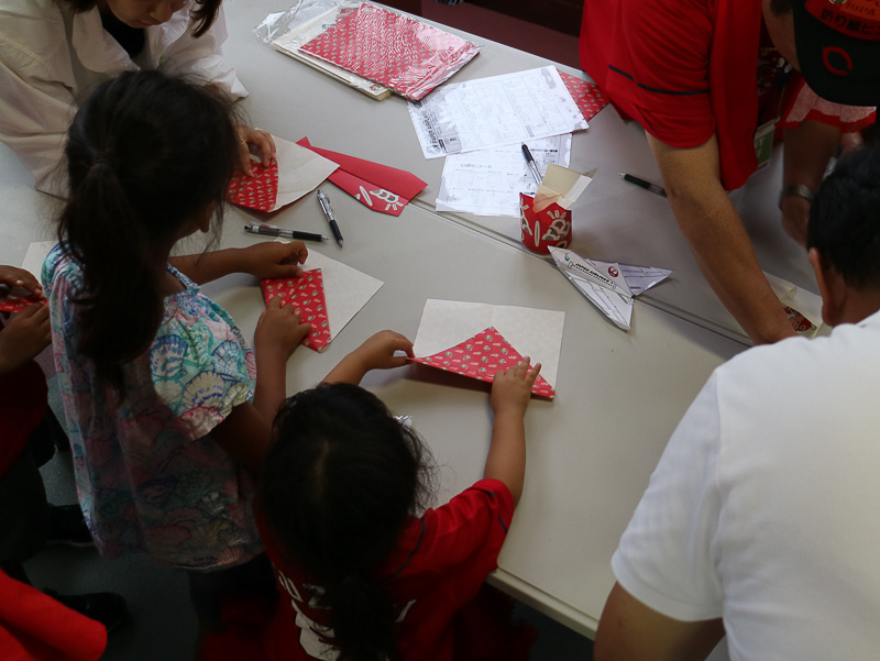 折り紙ヒコーキゲームコーナー