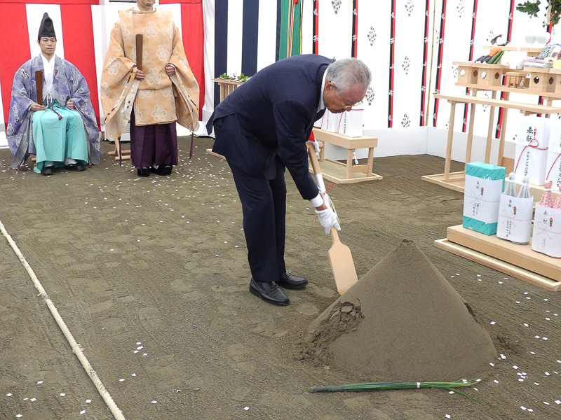 細田建設株式会社 代表取締役会長 細田伴次郎氏による斎鋤（いみすき）