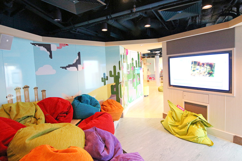2～12歳の子供専用の遊び場「リトルパンダクラブ」。有料でスタッフに託児もできる