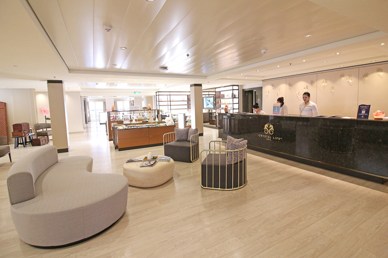 個室でのマッサージやトリートメントが受けられる「クリスタルライフスパ」