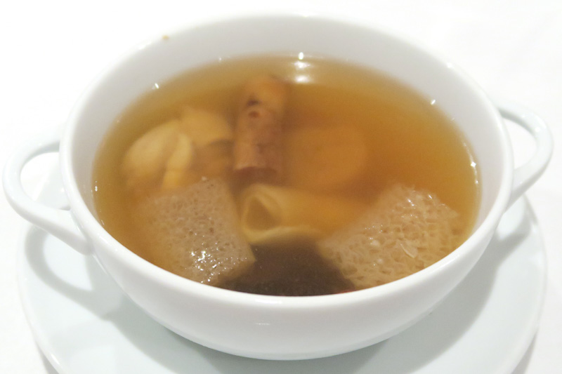 「美味しんぼ」にも出てきた高級スープの佛跳牆（ファッチューチョン）（Monk Jump Over the Wall）