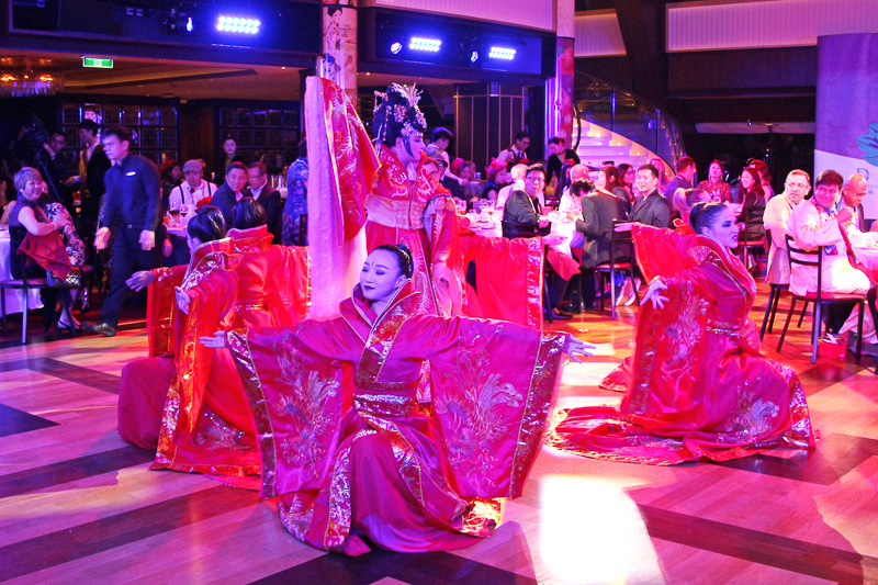 あでやかでダイナミックな中国舞踊の舞