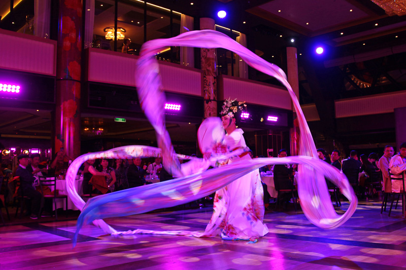 あでやかでダイナミックな中国舞踊の舞