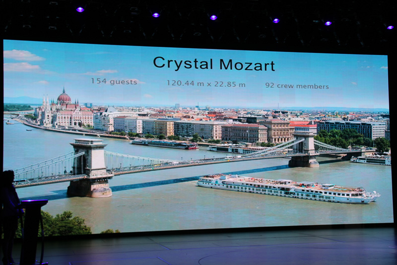 2016年7月に就航した「クリスタル・モーツァルト」。2018年には「クリスタル・ドビュッシー」と「クリスタル・ラヴェル」も就航予定
