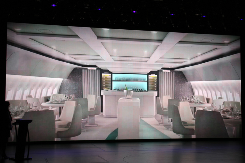 機体はボーイング 777-200LR型機でファーストクラスシートの88席限定