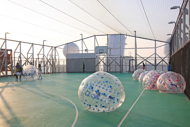 「スポーツプレックス」ではバスケットボールやフットサルのほか、バブルサッカーもできる