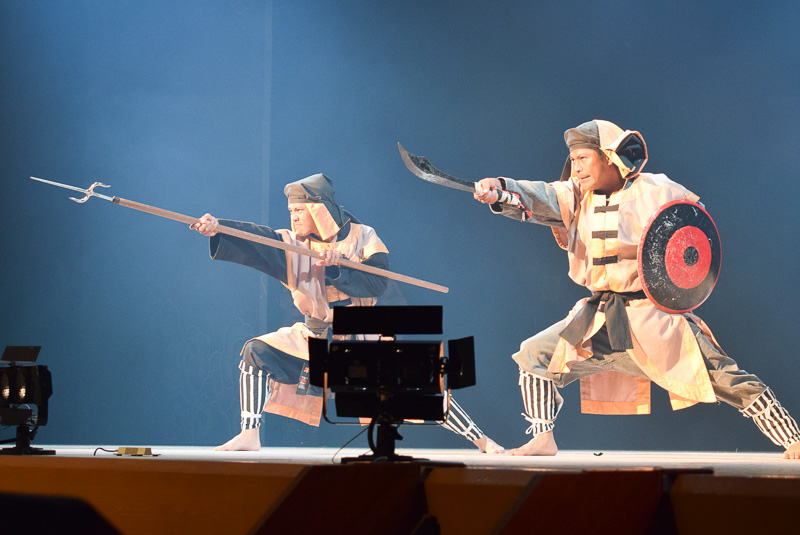 棒術は、アクロバティックな動きが見どころ