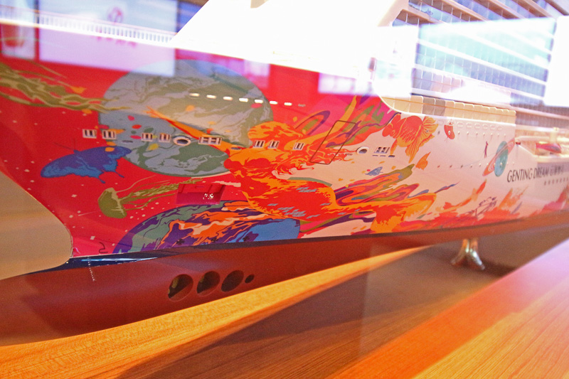 船体に描かれた絵の全体像が確認しやすい