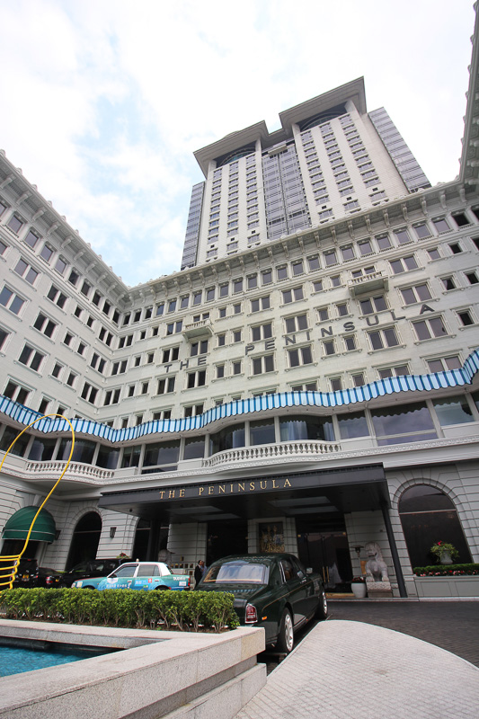 建物自体が観光地。歴史ある香港の「ペニンシュラホテル」
