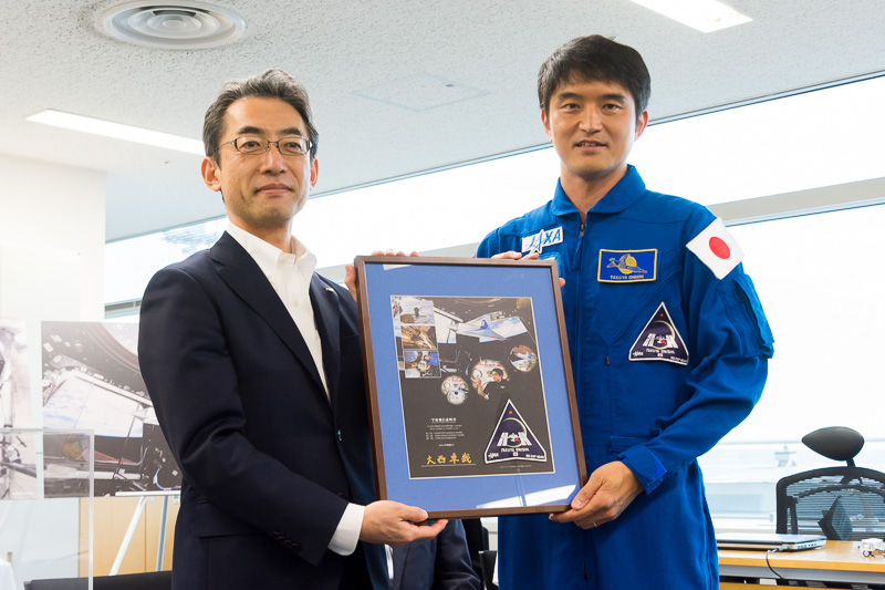 全日本空輸株式会社 代表取締役社長 平子裕志氏（左）、国立研究開発法人宇宙航空研究開発機構 大西卓哉 宇宙飛行士（右）