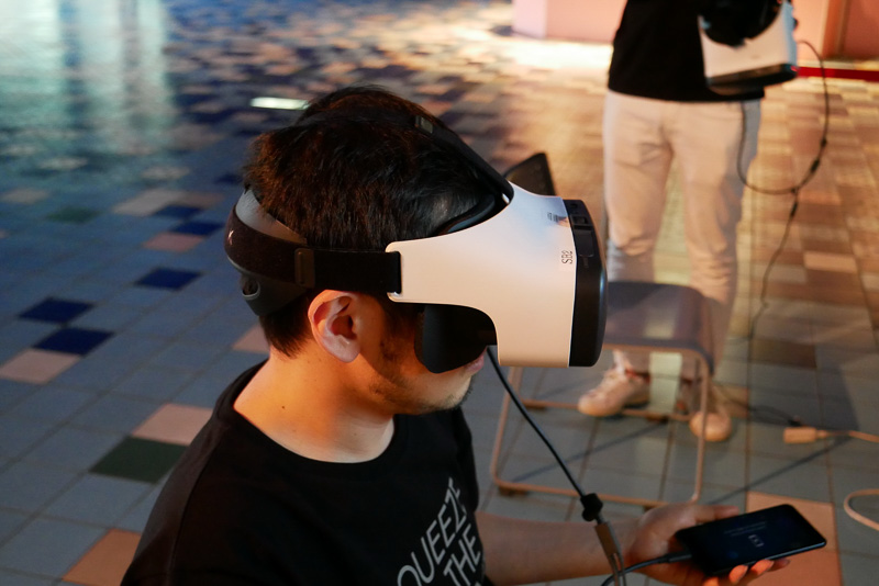 カードボードを利用した簡易的なヘッドセットよりも優れた臨場感で楽しめる