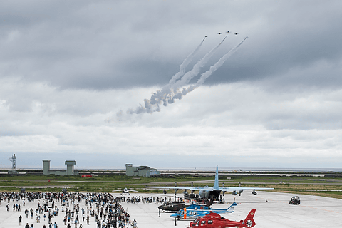 ブルーインパルス」も飛ぶ「松島基地航空祭」は震災後初の一般無料開放