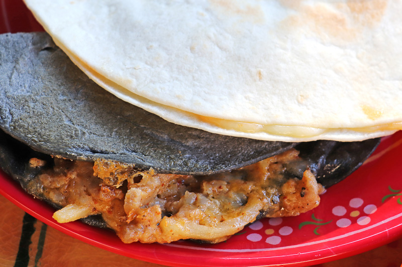 薄く見えるが意外に具がたっぷりで、味付けも美味しい