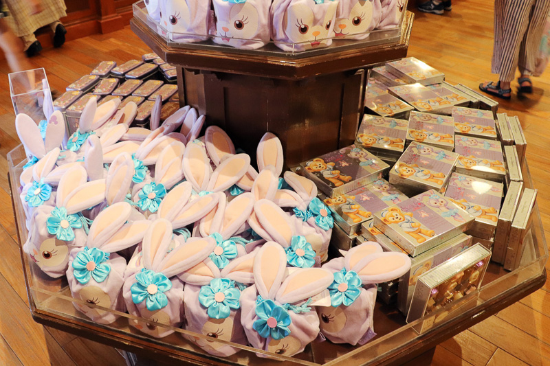 「フィナンシェ（ブルーベリー味）」（1600円）などかわいらしいお菓子も