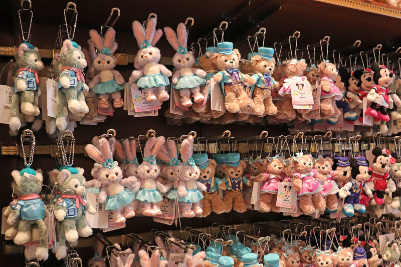 「ステップ・トゥ・シャイン」の衣装の「ぬいぐるみバッジ」も登場