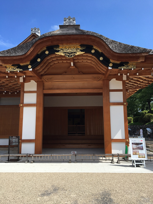 本丸御殿の車寄せ