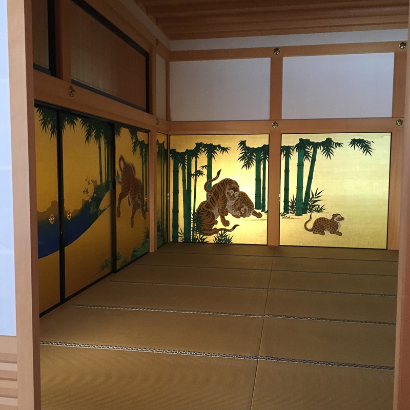 現代技術を駆使して修復された竹林豹虎図