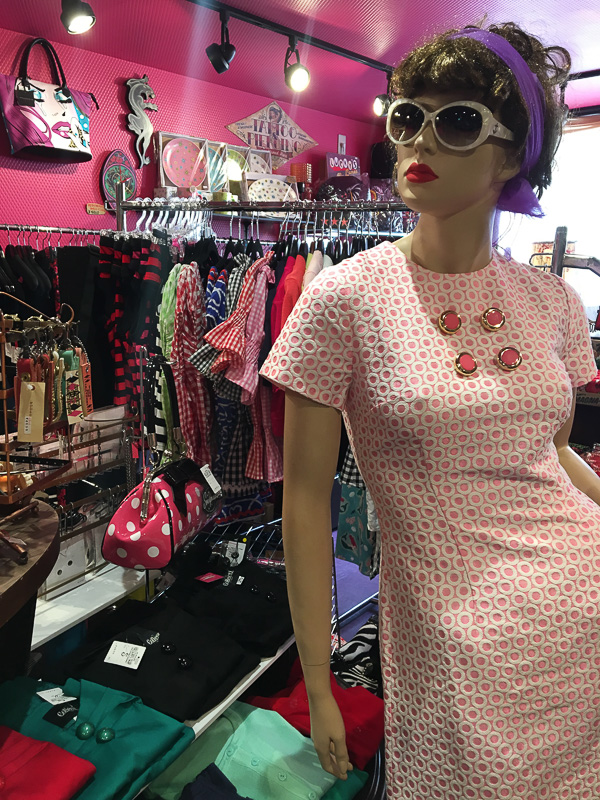 かわいいディスプレイと店内